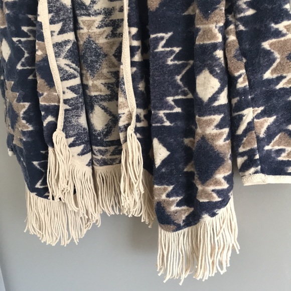 NWT Lucky Brand Fringe Sweater - Picture 3 of 6